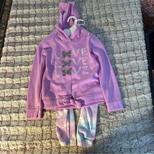 New Btween 2 pc outfit size 5. Love